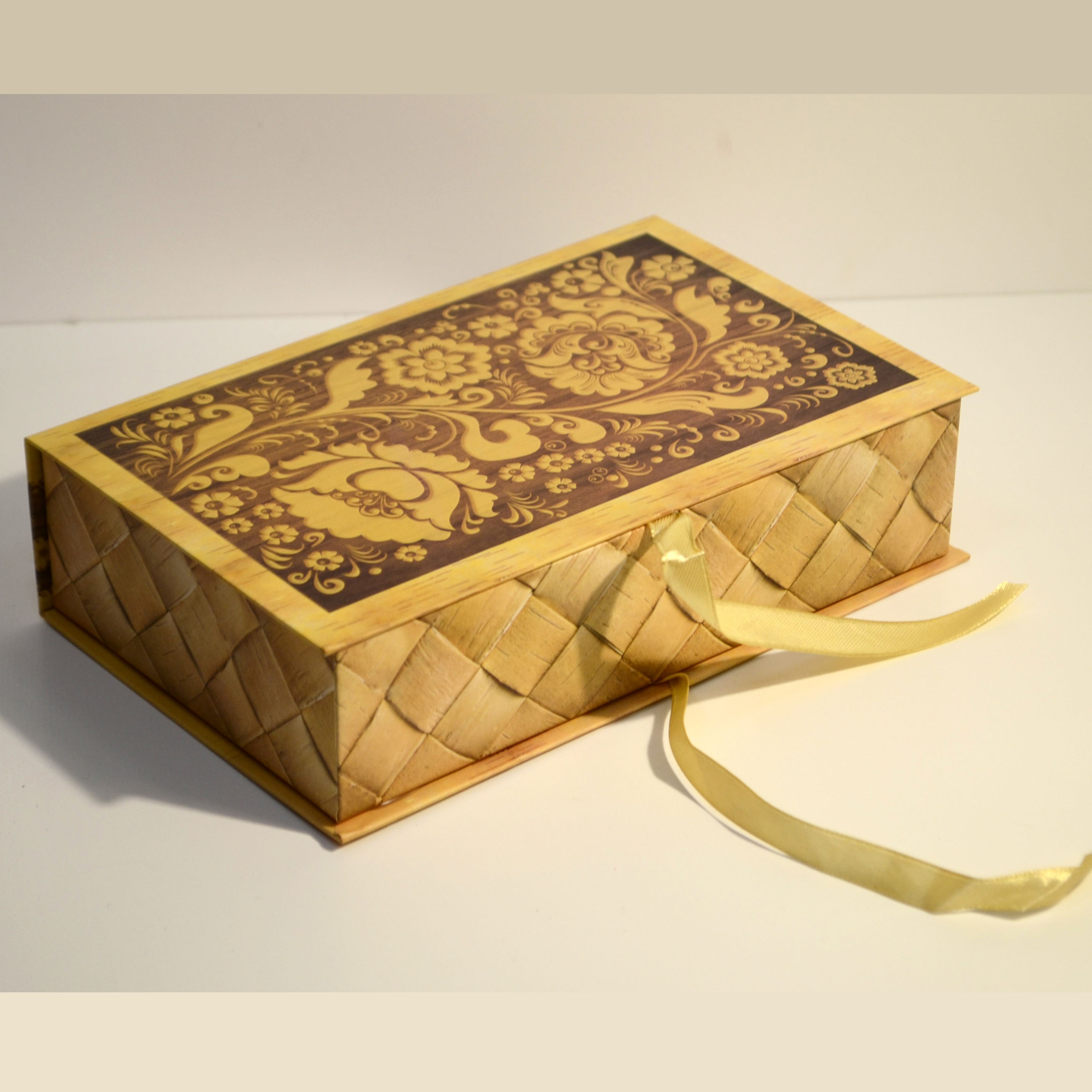 Коробка подарочная  20*18*5 см