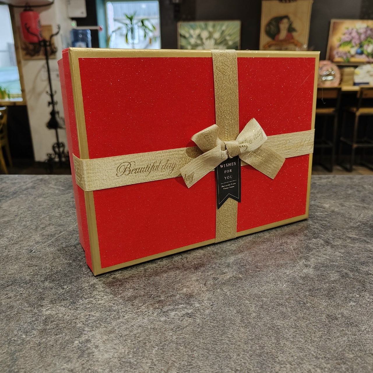 Коробка подарочная прямоугольная красная с бантом
