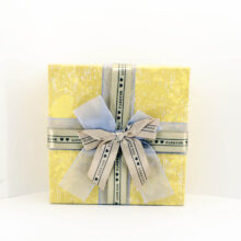 Коробка подарочная Квадрат с бантом Золото 18*18*8